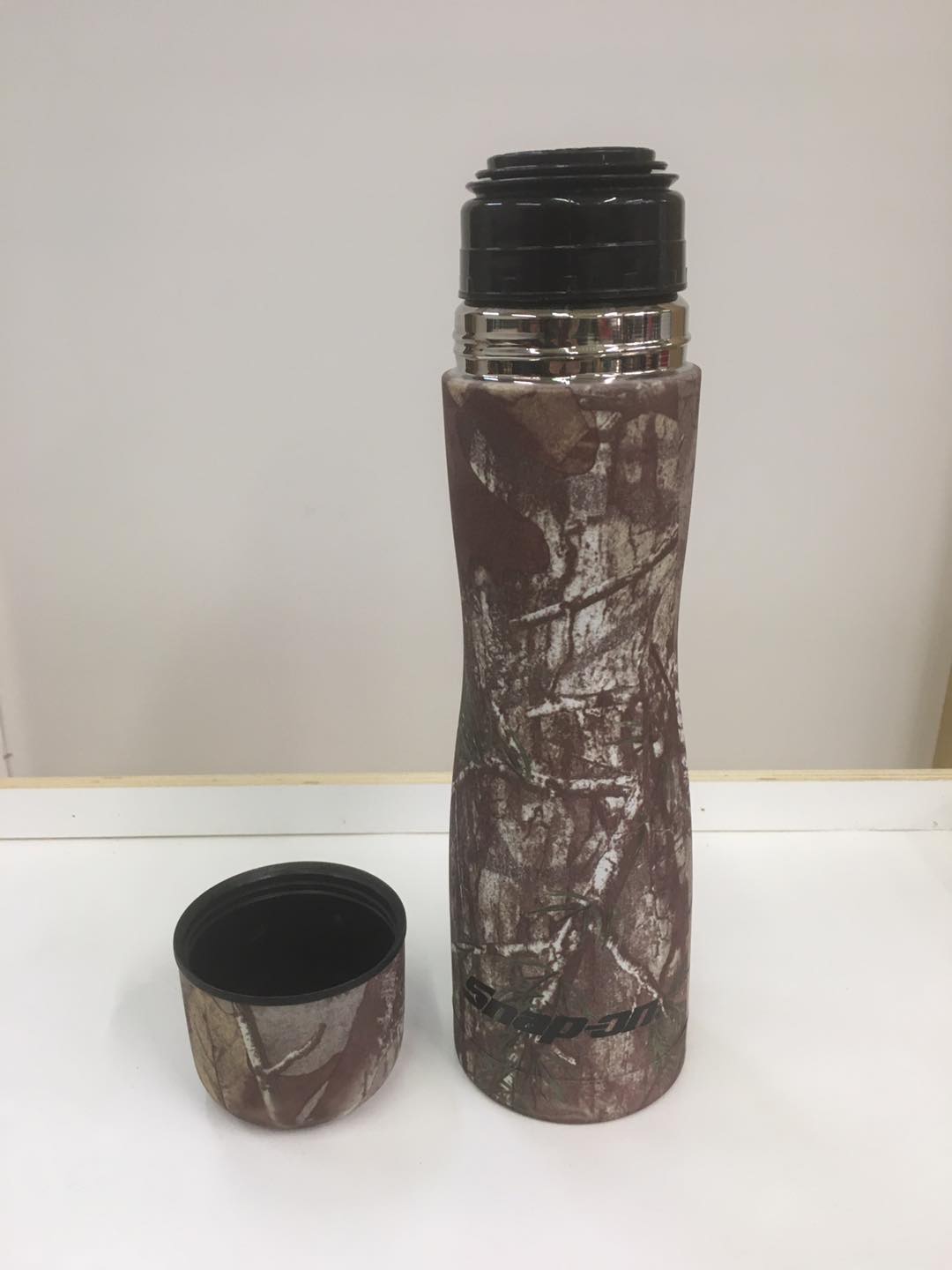 InZone Camouflage Thermos Camo Hunting Outdoors 1 Liter Excellent Condition