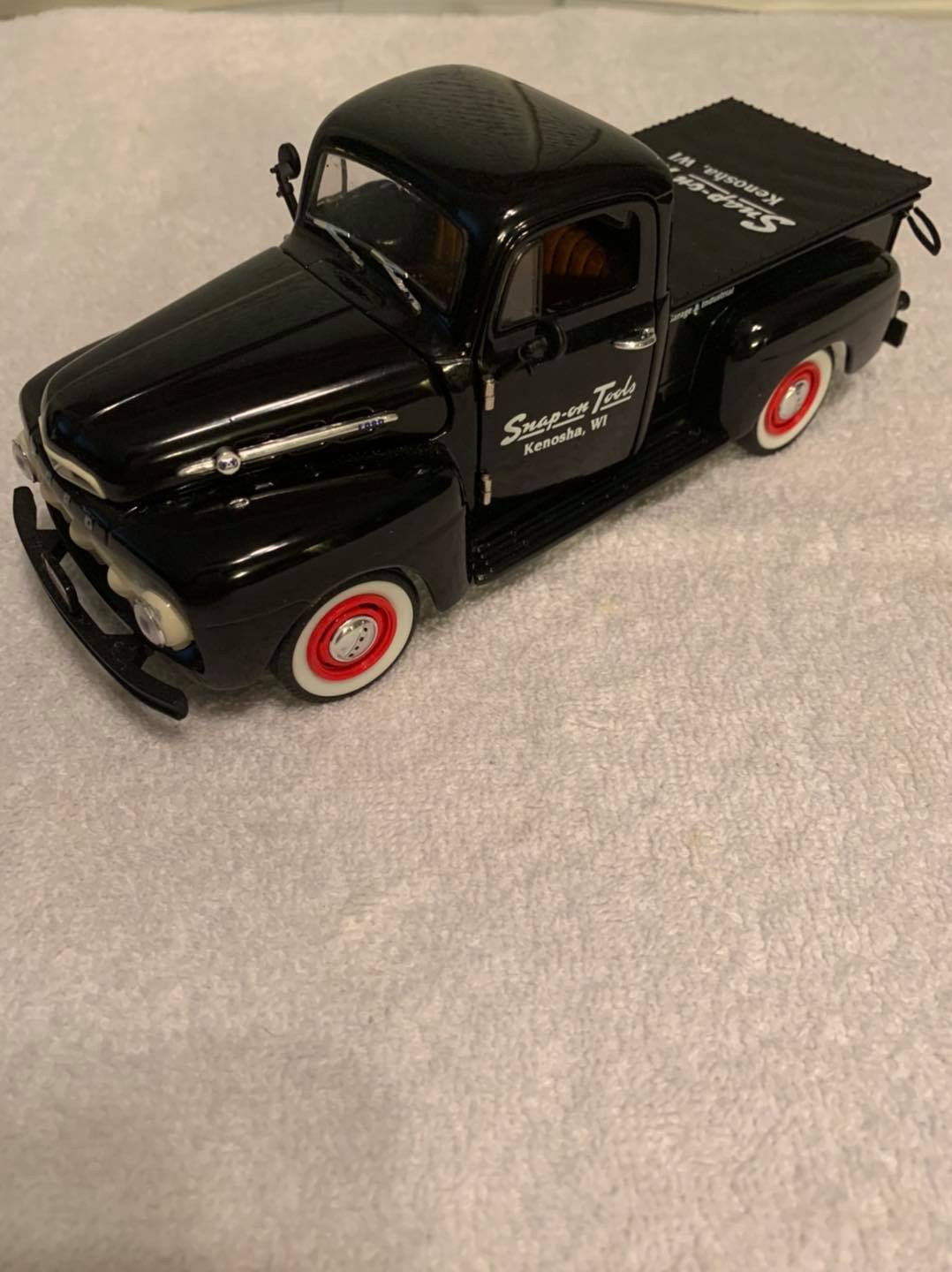 Snap On 1:24 1952 Ford F-1 Pickup Die-Cast